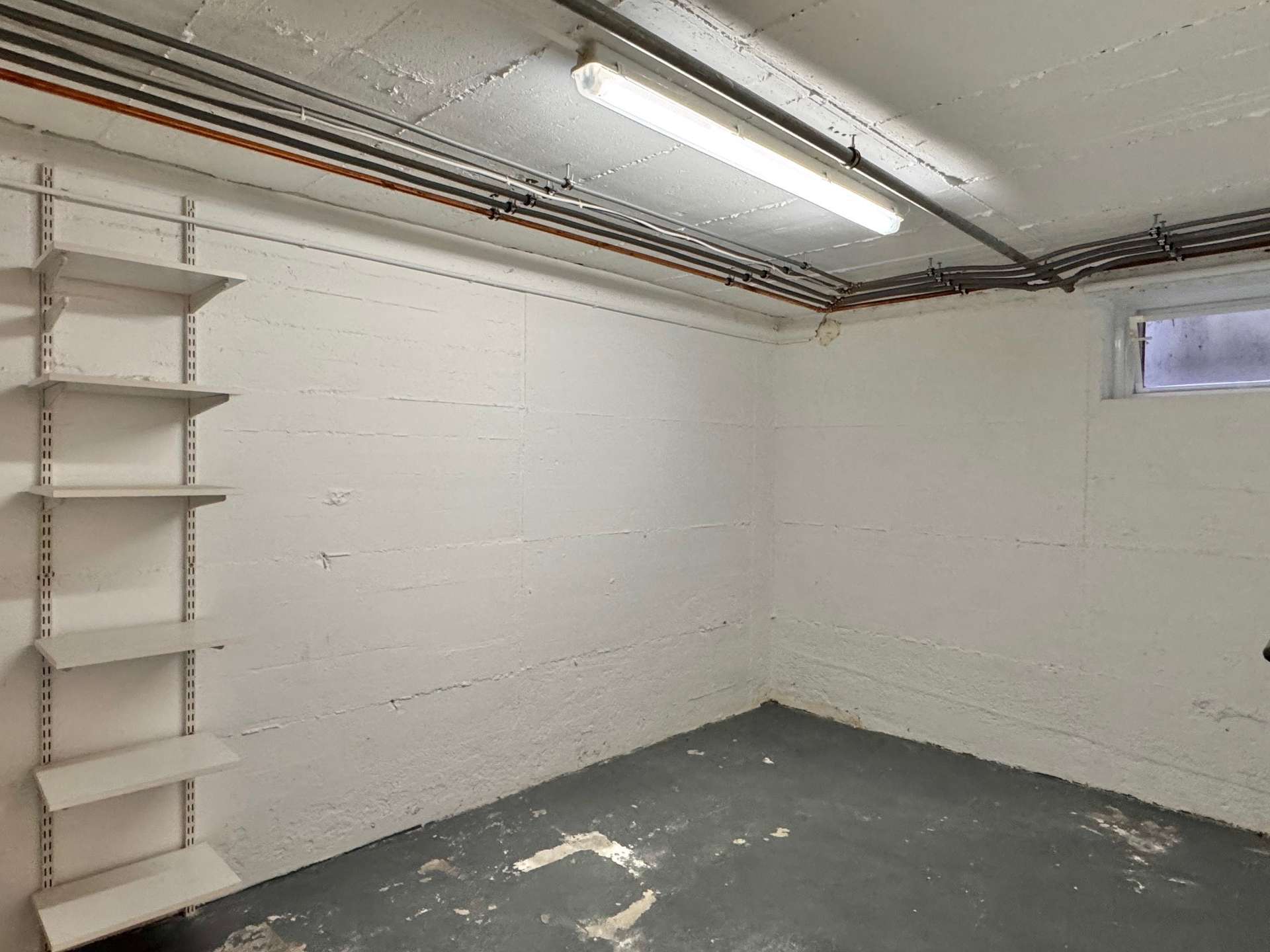 SEHR GEPFLEGT, Stellplatz oder Garage m&ouml;glich, ruhige Lage